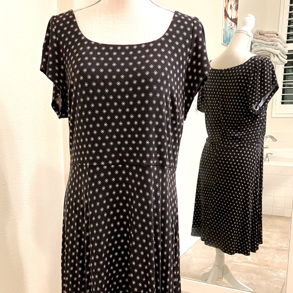 Soft and stretchy flowy dress, black with white flower design, Loft size 14